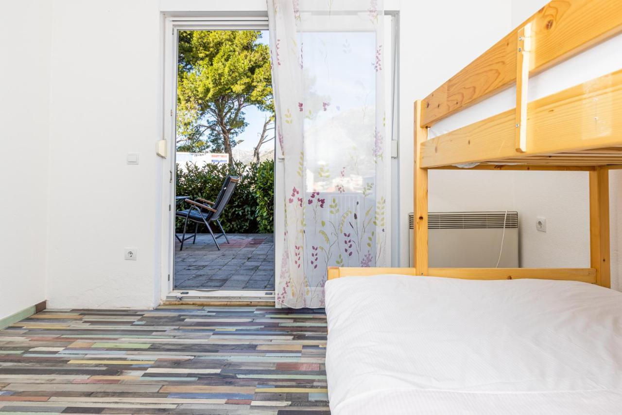 Spacious 2-Bedroom Apartment With Terrace And Parking 챠브타트 외부 사진