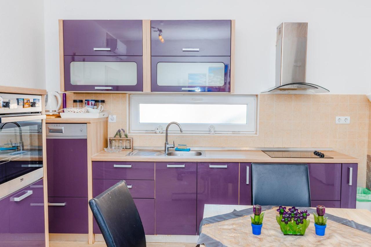 Spacious 2-Bedroom Apartment With Terrace And Parking 챠브타트 외부 사진